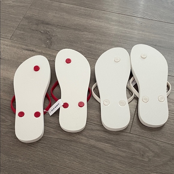 🎄Old Navy Red and Blue, Christmas Flip Flops bundle size 6 - Picture 5 of 5